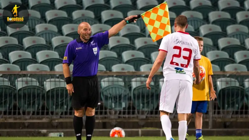 Cần xem xét nhiều yếu tố ảnh hưởng trực tiếp đến kèo việt vị